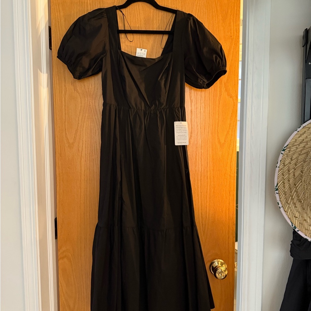 New with Tags! Astr The Label Black Puff Sleeve Maxi Sundress